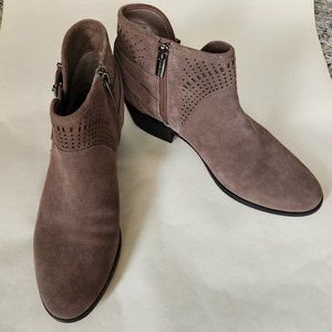 Vince Camuto Pralata Taupe Leather Ankle Booties, Size 8